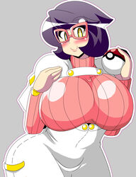  akasode_(tyaramu) big_hair blush breasts commentary_request female glasses highres holding holding_poke_ball huge_breasts looking_at_viewer pink-framed_eyewear poke_ball poke_ball_(basic) pokemon pokemon_sm purple_hair ribbed_sweater short_hair smile solo sweater turtleneck turtleneck_sweater white_background wicke_(pokemon) yellow_eyes 