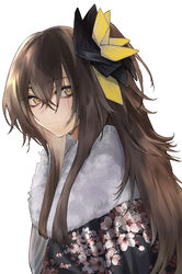  brown_hair commentary commission female floral_print from_side fur_collar girls&#039;_frontline hair_between_eyes hair_ornament highres japanese_clothes kimono kojima_(blue_stardust) long_hair looking_at_viewer looking_to_the_side messy_hair official_alternate_costume one_side_up scar scar_across_eye scar_on_face skeb_commission smile solo ump45_(girls&#039;_frontline) ump45_(lonely_traveler_of_eternity)_(girls&#039;_frontline) upper_body white_background yellow_eyes 