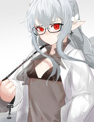  ao_oni_(onioni-aoi) arknights bag bikini black_bikini black_shirt blush breasts ear_piercing female grey_background grey_hair highres jacket looking_at_viewer navel official_alternate_costume open_clothes open_jacket pale_skin piercing pointy_ears red_eyes see-through see-through_shirt shirt shoulder_bag simple_background small_breasts solo swimsuit upper_body v-shaped_eyebrows warfarin_(arknights) warfarin_(casual_vacation)_(arknights) white_jacket 