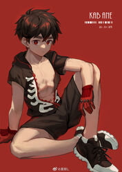  1boy bad_id bad_pixiv_id black_footwear black_shorts closed_mouth commentary gloves hair_between_eyes highres kemono_jihen kusaka_kabane large_pectorals male_focus mosi_l pectorals red_background red_eyes shorts simple_background unzipped 