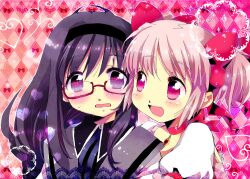  2girls akemi_homura akemi_homura_(magical_girl) argyle_background arm_grab black_hair blush chigo commentary_request glasses hair_ribbon hairband kaname_madoka kaname_madoka_(magical_girl) long_hair mahou_shoujo_madoka_magica mahou_shoujo_madoka_magica_(anime) multicolored_eyes multiple_girls photoshop_(medium) pink_eyes pink_hair purple_eyes ribbon twintails 