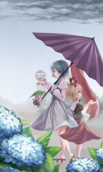  2girls absurdres bare_legs blonde_hair blue_eyes blue_flower bow bus_stop commentary_request dqn_(dqnww) fairy flower geta hairbow heterochromia highres hydrangea karakasa_obake leaf_umbrella medicine_melancholy mini_person minigirl multiple_girls rain red_eyes shared_umbrella short_hair su-san tatara_kogasa tongue touhou umbrella wings 