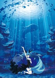  :d ahoge air_bubble animal aqua_hair arm_up bare_legs barefoot big_hair black_dress blue_eyes blue_theme bubble commentary_request coral dress female fish gown hair_ribbon hatsune_miku highres kneeling knees_together_feet_apart light_rays long_hair looking_at_viewer open_mouth outstretched_arm ribbon scenery school_of_fish seafloor shinkai_shoujo_(vocaloid) sleeveless sleeveless_dress smile solo spaghetti_strap sunbeam sunlight thigh_gap twintails underwater very_long_hair vocaloid whale wide_shot yonasawa 