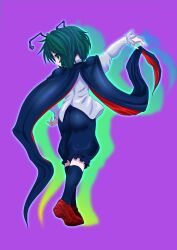  antennae ass blue_eyes cape commentary_request female from_behind green_hair long_sleeves looking_back madara_inosuke purple_background short_hair shorts solo touhou wriggle_nightbug 