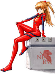  arm_support blue_eyes bodysuit box breasts commentary crate female from_side full_body grin hair_between_eyes hand_on_own_knee highres interface_headset knee_up long_hair looking_at_viewer looking_to_the_side neon_genesis_evangelion nerv on_box pilot_suit plugsuit rebuild_of_evangelion red_bodysuit red_hair sayamiya science_fiction simple_background sitting sitting_on_box small_breasts smile solo souryuu_asuka_langley two_side_up white_background 