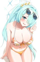  absurdres aqua_eyes aqua_hair bikini blue_archive breasts commentary_request eyewear_on_head female floral_print floral_print_bikini flower hair_flower hair_ornament hair_over_one_eye highres hiyori_(blue_archive) hiyori_(swimsuit)_(blue_archive) kuromiz large_breasts long_hair looking_at_viewer official_alternate_costume open_mouth print_bikini side_ponytail simple_background smile solo sunglasses swimsuit white_background x_hair_ornament yellow-framed_eyewear 