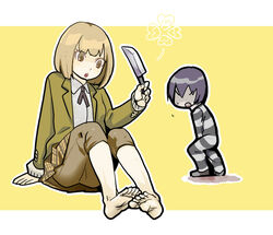  barefoot bike_shorts blonde_hair feet fujino_kiyoshi kangoku_gakuen knife midorikawa_hana prison_school prison_uniform 