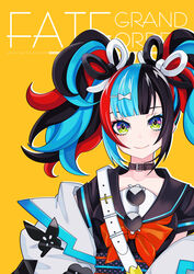  absurdres black_hair black_sailor_collar black_shirt blue_hair bow brown_collar closed_mouth collar collarbone commentary_request copyright_name drop_shadow eyebrows_hidden_by_hair eyelashes fate/grand_order fate_(series) female green_eyes hair_ornament hairbow hairclip highres jacket multicolored_eyes multicolored_hair obi off_shoulder open_clothes open_jacket orange_background puffy_sleeves purple_eyes red_bow red_hair romaji_text sailor_collar sash sei_shounagon_(fate) shirt short_sleeves smile solo text_background two-tone_hair upper_body white_bow white_jacket yuuta_(yuuta0312) 