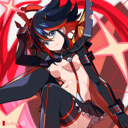  black_gloves black_hair black_thighhighs blue_eyes breasts closed_mouth dark_hound_3 elbow_gloves feet_out_of_frame female gloves hair_between_eyes hand_up highres kill_la_kill large_breasts long_sleeves matoi_ryuuko multicolored_hair navel red_background red_hair shiny_skin short_hair skirt solo streaked_hair thighhighs two-tone_hair 