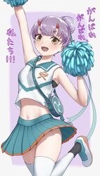  :d arm_up bag black_socks blush breasts brown_eyes cheerleader commentary_request crop_top eyelashes female fiona_(xenoblade) green_bag green_skirt hair_bun hand_up highres holding holding_pom_poms horns leg_up midriff navel open_mouth pleated_skirt pom_pom_(cheerleading) purple_hair shirt shoes short_hair shoulder_bag skirt sleeveless sleeveless_shirt small_breasts smile socks socks_over_thighhighs solo sukai_222 teeth thighhighs tongue translation_request upper_teeth_only white_shirt white_thighhighs xenoblade_chronicles_(series) xenoblade_chronicles_3 