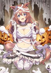  animal_ears bandaged_arm bandaged_leg bandages black_skirt blue_border blue_eyes blue_footwear border bow breasts brown_hair cleavage commentary crop_top doll ear_ribbon female frilled_skirt frills full_body highres horse_ears horse_girl horse_tail jack-o&#039;-lantern kneeling large_breasts long_hair looking_at_viewer miniskirt navel official_alternate_costume open_mouth purple_shirt shirt shoes skirt sleeveless sleeveless_shirt smile solo stone_floor super_creek_(chiffon_ribbon_mummy)_(umamusume) super_creek_(umamusume) tail tail_bow tail_ornament tsuji_tomoko twitter_username umamusume 