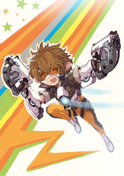  :d blackball bodysuit brown_eyes brown_gloves brown_hair brown_jacket commentary_request cosplay cropped_jacket dual_wielding female gloves goggles granblue_fantasy gun hair_between_eyes harvin holding holding_gun holding_weapon jacket katou_emiri open_mouth orange_bodysuit orange_goggles outline overwatch overwatch_1 pointy_ears shoes short_hair short_sleeves sierokarte simple_background smile solo star_(symbol) tracer_(overwatch) tracer_(overwatch)_(cosplay) voice_actor_connection weapon white_background white_footwear 