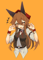  animal_ears belt black_belt breasts claw_pose cropped_torso female ghost_(tama) hair_between_eyes highres long_hair medium_breasts oerba_yun_fang open_mouth orange_eyes original shirt solo tsana_(lansane) very_long_hair white_shirt wolf_ears wolf_girl wristlet yellow_background 