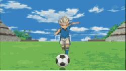  3boys animated animated black_hair fire football gouenji_shuuya inazuma_eleven inazuma_eleven_(series) kiyama_hiroto lowres male male_focus multiple_boys red_hair soccer utsunomiya_toramaru white_hair 