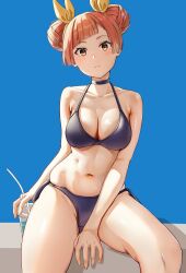  between_legs bikini black_bikini black_choker blue_background breasts brown_eyes choker cup diagonal_bangs disposable_cup double_bun drinking_straw female hair_bun hair_ribbon halterneck hand_between_legs highres large_breasts laufen_(sousou_no_frieren) looking_at_viewer navel orange_hair ribbon short_hair sitting solo sousou_no_frieren swimsuit yami_anko yellow_ribbon 