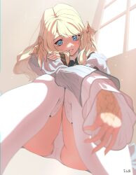  artist_name au_ra bimel_isabella blonde_hair blue_coat blue_eyes coat dragon_girl female final_fantasy final_fantasy_xiv fingerless_gloves gloves highres horns long_hair mikoto_jinba panties pantyshot scales single_fingerless_glove smile thighhighs underwear white_panties white_thighhighs window 