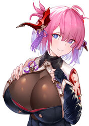  ahoge blue_eyes breasts chichiri cleavage draph female gradient_hair granblue_fantasy hair_ornament highres horns huge_breasts looking_at_viewer multicolored_hair pink_hair pointy_ears smile solo tassel tassel_hair_ornament unkobako upper_body 