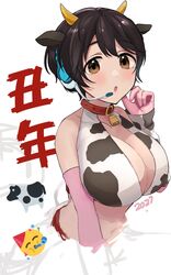  2021 :o animal_ears animal_print bare_shoulders blush bovine breasts brown_eyes brown_hair chinese_zodiac collar collarbone commentary_request cow_ears cow_horns cow_print cropped_torso elbow_gloves emoji female gloves hand_up headset highres horns idolmaster idolmaster_cinderella_girls large_breasts looking_at_viewer navel oikawa_shizuku open_mouth red_collar short_hair smile solo stomach translation_request year_of_the_ox yuzuhota0313 