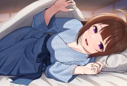  ahoge bath_yukata bed_invitation blush breasts brown_hair female highres idolmaster idolmaster_million_live! indoors japanese_clothes kamille_(vcx68) kimono looking_at_viewer lying medium_breasts on_side pov purple_eyes smile solo under_covers yokoyama_nao yukata 