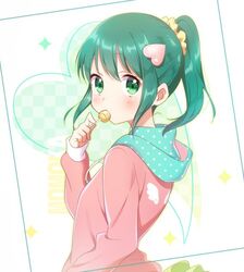  bad_id bad_twitter_id blush candy coat female food green_eyes green_hair hair_ornament hair_scrunchie heart heart_hair_ornament hood hooded_jacket iwaoka_(sikabanenomiti_park) jacket lollipop looking_at_viewer mouth_hold ponytail scrunchie serizawa_momoka solo tokyo_7th_sisters upper_body 