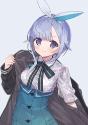  absurdres blue_eyes blue_hair breasts commentary_request dress female grey_background hair_ornament headband highres indie_virtual_youtuber jacket medium_breasts miyoshino monokaki_aer rabbit_hair_ornament re_aer removing_jacket short_hair simple_background smile virtual_youtuber 