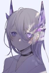  bad_id bad_twitter_id black_choker choker closed_mouth female gradient_hair grey_hair hair_between_eyes highres horns long_hair looking_at_viewer migihidari_(puwako) multicolored_hair multiple_horns original portrait purple_eyes simple_background solo white_background 