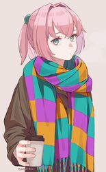  alternate_costume aqua_eyes brown_jacket closed_mouth commentary_request cup disposable_cup female grey_background hair_between_eyes highres holding holding_cup ichiroku_(sakumogu-029) jacket kantai_collection long_sleeves looking_at_viewer multicolored_clothes multicolored_scarf pink_hair ponytail scarf shiranui_(kancolle) signature simple_background solo upper_body 