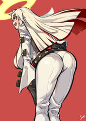  ass ass_focus belt black_gloves bodysuit breasts butt_crack covered_nipples female from_behind gloves guilty_gear guilty_gear_xrd halo hand_on_own_hip highres jack-o&#039;_valentine jewelry jumpsuit large_breasts leaning_forward long_hair long_sleeves looking_at_viewer looking_back multicolored_hair nikuatsu_magician_shinbo open_mouth pendant pointy_breasts red_background red_hair sagging_breasts shirt shoulder_belt signature simple_background sitting skin_tight smile solo spiked_halo standing straitjacket studded_belt too_many too_many_belts two-tone_hair very_long_hair white_bodysuit white_hair white_jumpsuit 