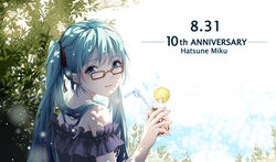  alternate_costume anniversary aqua_hair bespectacled blue_eyes casual commentary_request day drinking drinking_straw female food fruit glasses hatsune_miku highres lambobo lemon lemon_slice long_hair looking_back outdoors photoshop_(medium) smile solo sunlight twintails very_long_hair vocaloid 