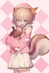  absurdres animal_ears ayunda_risu ayunda_risu_(1st_costume) beret brown_hair checkered_background chinese_commentary commentary_request female green_eyes hair_between_eyes hair_ornament hairclip hat highres hololive hololive_indonesia jacket jewelry necklace nut_(food) open_mouth solo squirrel_ears squirrel_girl squirrel_tail tail virtual_youtuber xiaoju_xiaojie 