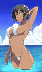  arm_behind_head arm_up bikini black_hair blue_sky brown_eyes closed_mouth cloud cloudy_sky commentary_request dark-skinned_female dark_skin day female highres horizon looking_at_viewer medium_hair navel ocean original outdoors short_hair side-tie_bikini_bottom sky smile solo standing string_bikini swimsuit wading water white_bikini yougata 