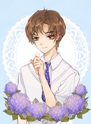  1boy blue_background blue_necktie brown_eyes brown_hair bug butterfly butterfly_on_hand cardcaptor_sakura chinese_commentary commentary_request flower hydrangea li_syaoran male_focus necktie partial_commentary rela_xixuegui shirt sleeves_rolled_up smile upper_body white_shirt yellow_butterfly 