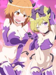  2girls absurdres arm_up armpits blonde_hair blush bow breasts brown_eyes brown_hair choker collarbone commentary cosplay cowboy_shot demon_horns demon_tail elbow_gloves elly_(tonari_no_kyuuketsuki-san) elly_(tonari_no_kyuuketsuki-san)_(cosplay) embarrassed gloves hairbow head_tilt heart heart_background highres horns large_breasts looking_at_viewer low_twintails multiple_girls natsuki_hinata navel nose_blush oerba_yun_fang open_mouth purple_bow purple_eyes purple_gloves purple_legwear ramanda short_twintails small_breasts standing tail thigh_strap thighhighs tonari_no_kyuuketsuki-san twintails w 