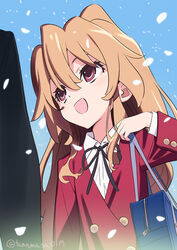  aisaka_taiga bag black_ribbon blue_background blue_bag brown_eyes brown_hair commentary_request eyebrows_hidden_by_hair female long_hair long_sleeves looking_at_another oohashi_high_school_uniform open_mouth ribbon school_uniform signature simple_background smile tanaka_masayoshi toradora! twitter_username upper_body 