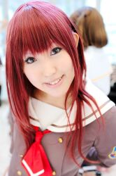  cosplay hino_kahoko kiniro_no_corda moeka moeka_(cosplayer) photo red_hair red_hair school_uniform serafuku 