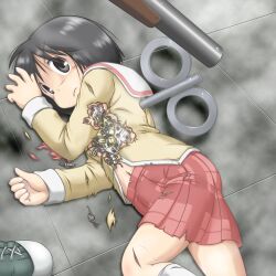  &gt;:( android angry black_eyes black_hair commentary_request deep_wound female frown gaketsu gun injury midriff nichijou school_uniform serafuku shinonome_nano short_hair shotgun skirt solo spark_plug tokisadame_school_uniform torn_clothes v-shaped_eyebrows weapon winding_key 