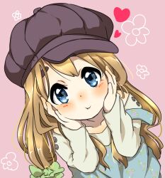  blonde_hair blue_eyes blush bow cabbie_hat casual cheek_squash commentary_request female hairbow hat heart highres k-on! kotobuki_tsumugi long_hair looking_at_viewer pink_background poruka solo symbol-shaped_pupils 