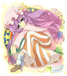  book chigo crescent dress female hat long_hair patchouli_knowledge purple_eyes purple_hair shoe_dangle shoes single_shoe socks solo touhou 