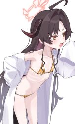  ahoge bikini black_hair blue_archive demon_horns female flat_chest gold_bikini halo highres horns kasumi_(blue_archive) lab_coat long_hair looking_to_the_side oerba_yun_fang open_mouth qusouzu_mogari simple_background sleeves_past_fingers sleeves_past_wrists smile solo swimsuit very_long_hair white_background yellow_eyes 