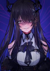  absurdres bare_shoulders black_hair black_jacket black_necktie blue_background blue_hair breasts collared_shirt colored_inner_hair commentary demon_horns emphasis_lines empty_eyes english_commentary female grin hair_over_one_eye highres hololive hololive_english horns jacket kokomi_(aniesuakkaman) large_breasts looking_at_viewer mole mole_under_eye multicolored_hair necktie nerissa_ravencroft nerissa_ravencroft_(1st_costume) off_shoulder red_eyes shaded_face shirt signature smile solo string_around_neck upper_body virtual_youtuber white_shirt yandere 