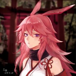  animal_ears artist_name breasts commentary dated female fox_ears honkai_(series) honkai_impact_3rd japanese_clothes kimono large_breasts looking_at_viewer multiple_torii nontraditional_miko pink_hair purple_eyes short_kimono solo torii untranslatable_commentary upper_body white_kimono yae_sakura yae_sakura_(gyakushinn_miko) zong_tingzi 