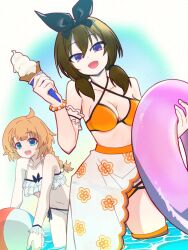  2girls :d ahoge aqua_background arm_garter assault_lily ball bare_arms bare_shoulders beachball bead_bracelet beads bikini black_bow blue_background blue_eyes bow bow_bikini bracelet braid braided_ponytail breasts brown_hair character-themed_food cleavage collarbone cowboy_shot criss-cross_halter digamma dutch_angle floral_print food frilled_bikini frilled_wrist_cuffs frills futagawa_fumi gradient_background green_hair groin hairbow halterneck hands_up hashtag-only_commentary highres holding holding_ball holding_beachball holding_food holding_ice_cream holding_ice_cream_cone holding_swim_ring ice_cream ice_cream_cone jewelry looking_at_viewer low_twintails medium_breasts multi-strapped_bikini_bottom multiple_girls navel official_alternate_costume open_mouth orange_bikini outstretched_arms print_sarong purple_eyes sarong see-through_clothes see-through_sarong side-tie_bikini_bottom single_braid smile standing stomach swim_ring swimsuit teeth thigh_strap twintails upper_teeth_only wading water white_background white_bikini white_sarong wrist_cuffs yamanashi_hibari 