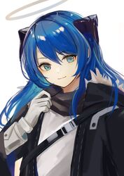  arknights azuazu_0405 bad_id bad_twitter_id black_jacket black_scarf blue_eyes blue_hair demon_horns female fur-trimmed_hood fur-trimmed_jacket fur_trim gloves hair_between_eyes halo hand_up highres hood hood_down hooded_jacket horns jacket long_hair looking_at_viewer mostima_(arknights) scarf shirt smile solo upper_body white_gloves white_shirt 