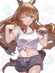  alternate_costume animal_ears black_shorts blue_eyes bow brown_hair closed_mouth commentary_request ear_bow female gaze_on_me!_outfit_(umamusume) hands_on_own_shoulders highres horse_ears horse_girl horse_tail horseshoe_print long_hair looking_at_viewer maruzensky_(umamusume) midriff navel one_eye_closed scrunchie shirt shorts simple_background solo tail tied_shirt umamusume very_long_hair wrist_scrunchie yoshiaki_(yosiaki_ml) 