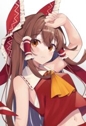  absurdres arm_up bad_id bad_pixiv_id bare_arms bare_shoulders blush bow breasts brown_eyes brown_hair chroemaguro commentary_request crop_top female fingernails frilled_bow frilled_hair_tubes frills hair_between_eyes hair_intakes hair_tubes hairbow hakurei_reimu highres looking_at_viewer medium_breasts midriff navel red_bow red_vest sarashi simple_background solo touhou upper_body vest white_background wing_collar 