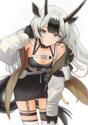  animal_ears arknights arm_up bare_shoulders black_dress black_gloves black_hair black_tail blurry breasts brown_horns cleavage closed_mouth cowboy_shot dress female fingerless_gloves gloves grey_eyes hadiya_(arknights) hand_in_own_hair hand_on_own_thigh horns leaning leaning_forward long_sleeves medium_breasts multicolored_hair off_shoulder simple_background smile solo sora_mame_(princess_0sora) standing streaked_hair tail white_background white_hair 