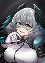  :d absurdres aqua_eyes aqua_nails arknights bags_under_eyes black_background breasts commentary fangs female fingerless_gloves gloves grey_hair hand_up head_wings highres ho&#039;olheyak_(arknights) large_breasts looking_at_viewer nail_polish open_mouth short_hair sleepyowl_(jobkung15) smile solo upper_body white_gloves wings 