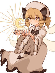  :&lt; black_bow blonde_hair bow closed_mouth commentary crescent_moon dress dress_bow drill_hair drill_sidelocks female hat highres long_sleeves looking_at_viewer luna_child moon mugi_(mugimugi_9kv) orange_eyes short_hair sidelocks solo touhou white_background white_dress white_hat white_wings wide_sleeves wings 