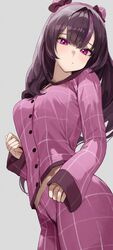  blush breasts brown_hair closed_mouth commentary female from_below grey_background hairband jururu long_hair long_sleeves looking_at_viewer midriff_peek multicolored_hair ori_(0rizuru) pajamas pants pink_hairband pink_pajamas pink_pants pink_shirt purple_eyes purple_hair shirt simple_background sleeves_past_wrists solo streaked_hair two-tone_hair virtual_youtuber waktaverse 