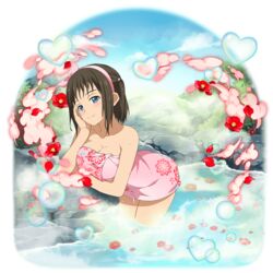  bad_id blue_eyes bow breasts brown_hair cleavage closed_mouth collarbone female flower hairband hairbow head_rest head_tilt highres large_breasts leaning_forward naked_towel official_art one_side_up pink_bow pink_hairband print_towel red_flower ronye_arabel short_hair smile solo sword_art_online sword_art_online:_alicization towel transparent_background wading wet wet_hair 